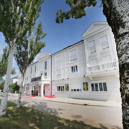 25H Spa-Residenz Best Sleep Privat Garden & Pools Neusiedl am See Εξωτερικό φωτογραφία