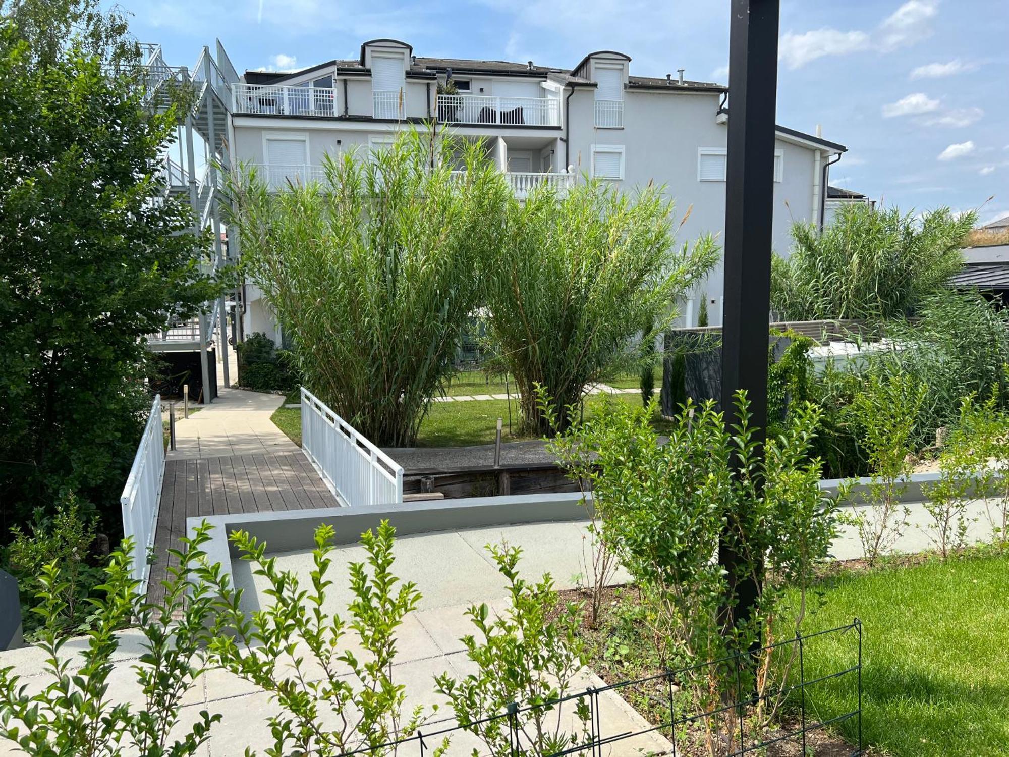 25H Spa-Residenz Best Sleep Privat Garden & Pools Neusiedl am See Εξωτερικό φωτογραφία